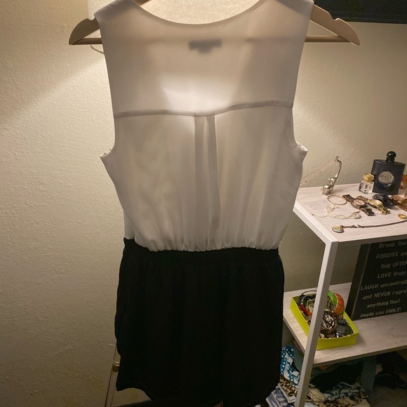 Express Spring Ruffled Romper! - Picture 6 of 7